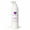 Leche Limpiadora Facial de Eternal Beauty Clinic junto a una toalla