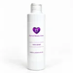 Tónico Facial de Eternal Beauty Clinic junto a una flor