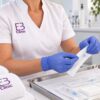 Escena ilustrativa: preparación del material de hilos tensores en Eternal Beauty Clinic