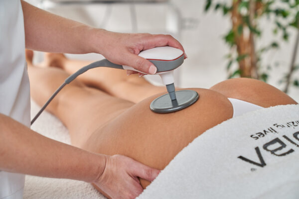 Sesión de Indiba corporal en piernas y glúteos en Eternal Beauty Clinic, Madrid