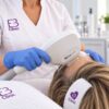 Escena ilustrativa: sesión de luz pulsada intensa (IPL) con equipo Alma en Eternal Beauty Clinic