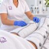 Escena ilustrativa: sesión de presoterapia en Eternal Beauty Clinic